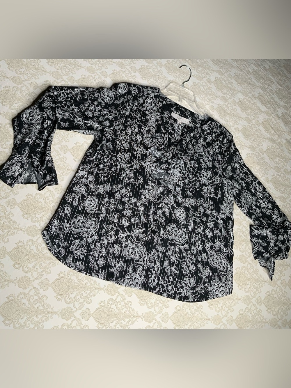 LOFT Ann Taylor Black Floral Button Down Blouse Women’s SP